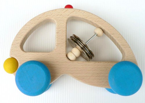 Auto s tamburínovými plíšky